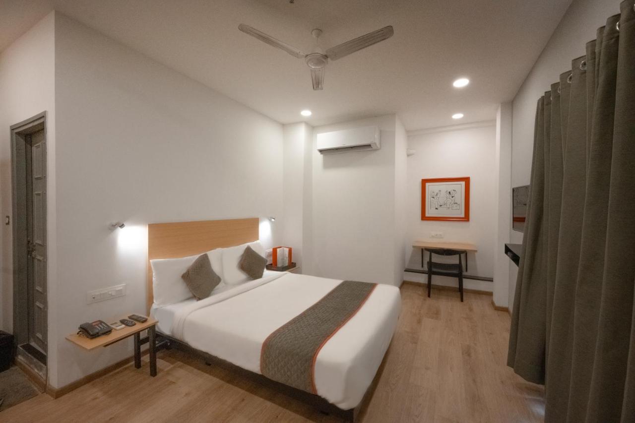 Hotel Signature Inn Нагпур Экстерьер фото